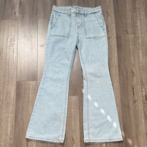 Women’s SZ 4 | Light Blue Flared Jeans